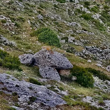 Al Dolmen Monte SantʼAngelo