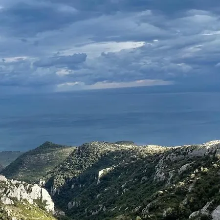 Couette-café Al Dolmen Monte SantʼAngelo