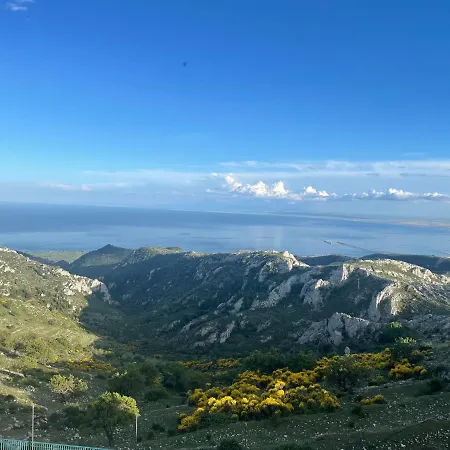 Couette-café Al Dolmen Monte SantʼAngelo