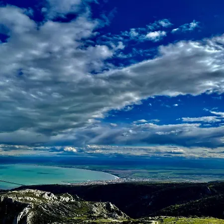 Al Dolmen 住宿加早餐酒店