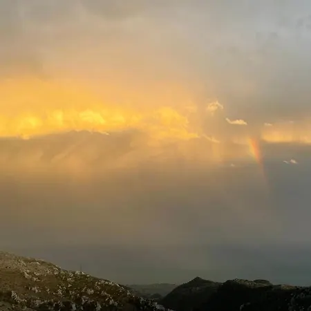 Al Dolmen 住宿加早餐酒店 3*